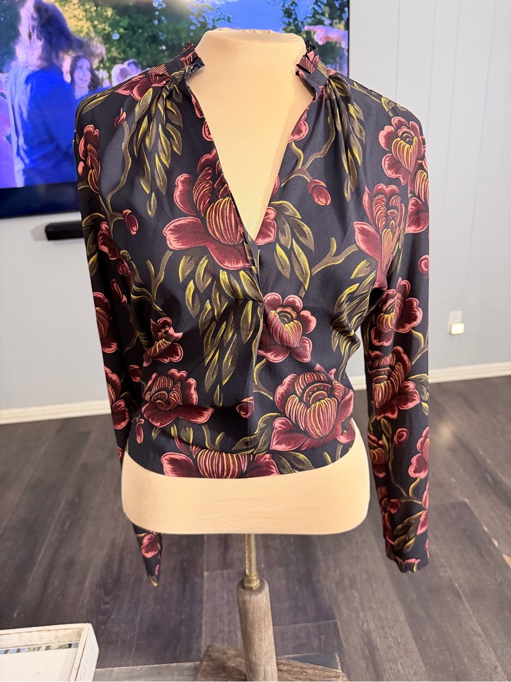 Coordinating Wide-Leg Trousers Set, V-Neck Burgundy Oversized Floral Print - Picture 5 of 14
